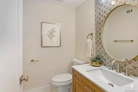 Bath - 12959 Creek Park Dr, Poway, CA 92064 photo 1 of 4