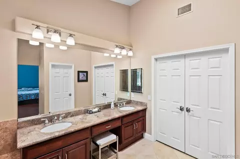 Bath - 2389 Victoria Cir, Alpine, CA 91901 photo 4 of 7