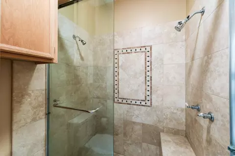 Bath - 2389 Victoria Cir, Alpine, CA 91901 photo 2 of 7