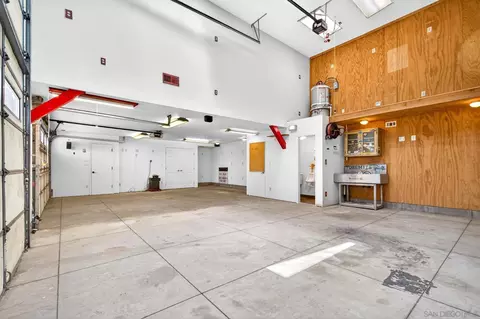 296 East Ln, El Cajon, CA 92021