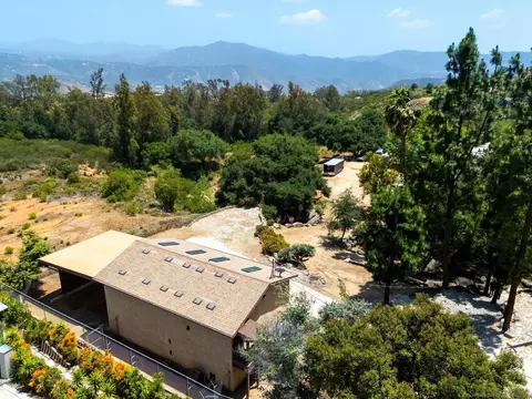 View/Area - 296 East Ln, El Cajon, CA 92021 photo 2 of 4