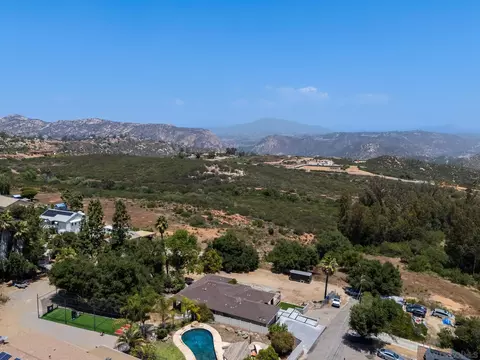 View/Area - 296 East Ln, El Cajon, CA 92021 photo 4 of 4