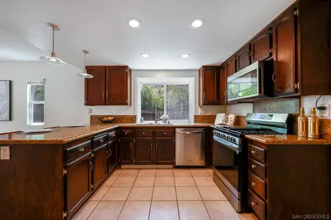 Kitchen - 12071 Via Eucalipto, El Cajon, CA 92019 photo 2 of 3