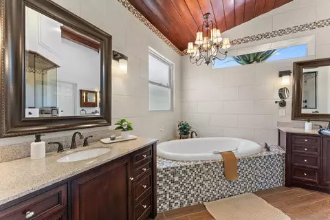Bath - 12832 Stone Canyon Rd, Poway, CA 92064 photo 1 of 6