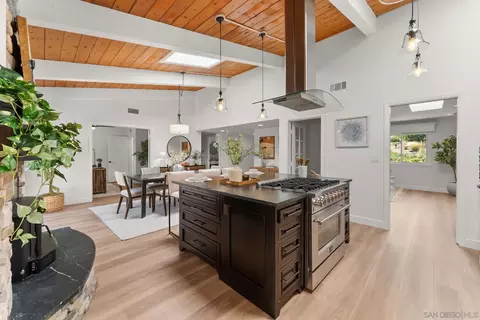 Kitchen - 12832 Stone Canyon Rd, Poway, CA 92064 photo 4 of 5