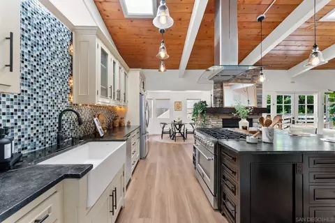 Kitchen - 12832 Stone Canyon Rd, Poway, CA 92064 photo 2 of 5