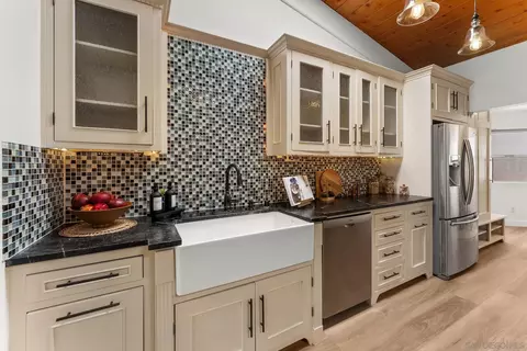 Kitchen - 12832 Stone Canyon Rd, Poway, CA 92064 photo 3 of 5