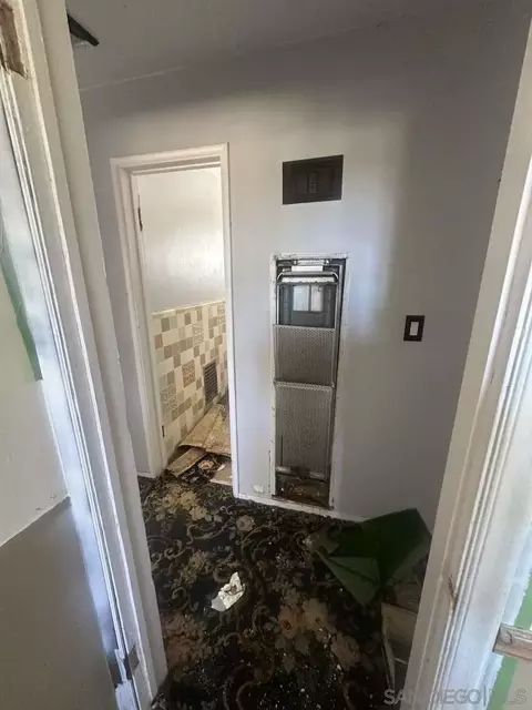 Entry Way - 34047 175th St E, Llano, CA 93544 photo 1 of 2