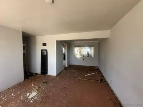 Living - 34047 175th St E, Llano, CA 93544 photo 3 of 4