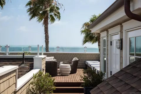Exterior - 527 Ocean Blvd, Coronado, CA 92118 photo 9 of 11