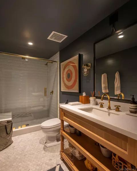 Bath - 527 Ocean Blvd, Coronado, CA 92118 photo 6 of 7