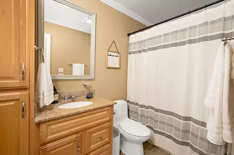 Bath - 8025 Lilac Ln, Pine Valley, CA 91962 photo 1 of 2