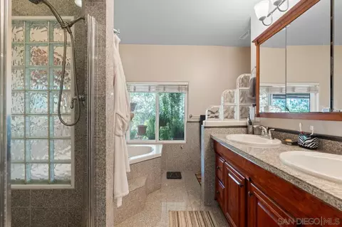 Bath - 10880 Hess Dr, La Mesa, CA 91941 photo 4 of 8