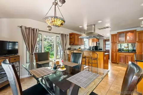 Dining - 10880 Hess Dr, La Mesa, CA 91941 photo 8 of 9
