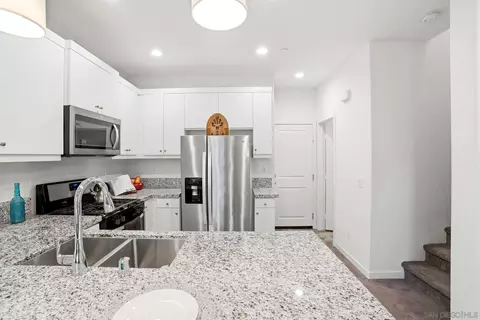 Kitchen - 4129 Sitio Flor, Oceanside, CA 92057 photo 2 of 2