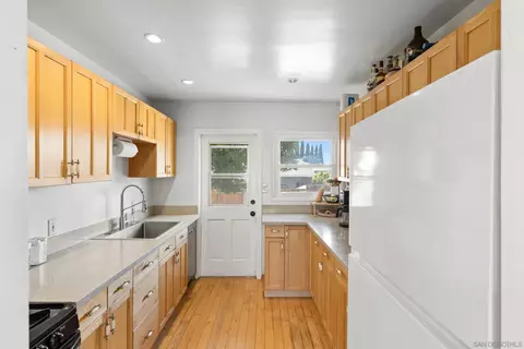 Kitchen - 9451 San Francisco St, Spring Valley, CA 91977 photo 2 of 3