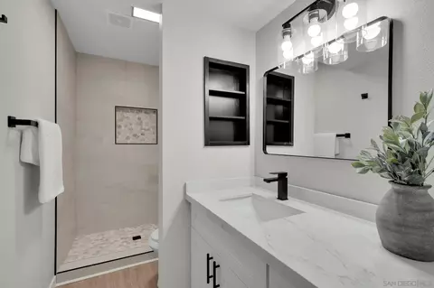 Bath - 13322 Via Mark, Poway, CA 92064 photo 2 of 3