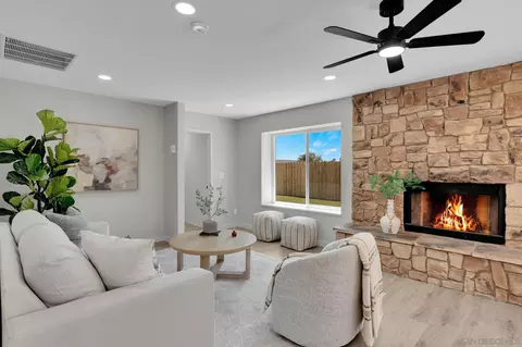 Living - 13322 Via Mark, Poway, CA 92064 photo 3 of 5