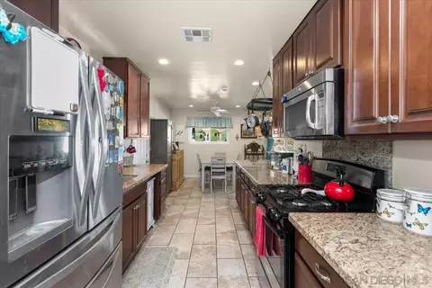 Kitchen - 9254 Shadow Hill Rd, Santee, CA 92071 photo 3 of 5