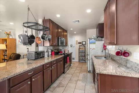 Kitchen - 9254 Shadow Hill Rd, Santee, CA 92071 photo 5 of 5