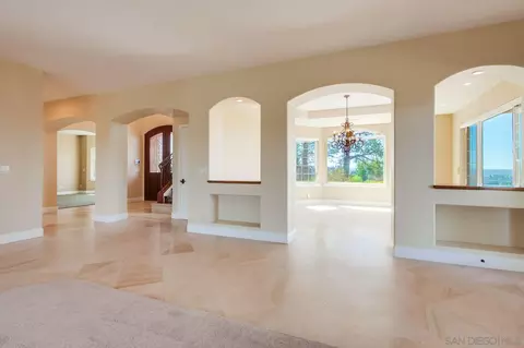 Living - 13852 Northcrest Ln, Poway, CA 92064 photo 3 of 7