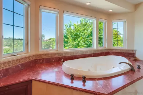 Bath - 13852 Northcrest Ln, Poway, CA 92064 photo 2 of 3