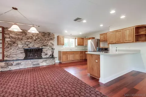 Living - 13852 Northcrest Ln, Poway, CA 92064 photo 7 of 7