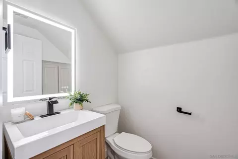 Bath - 12875 Carriage Heights Way, Poway, CA 92064 photo 1 of 5