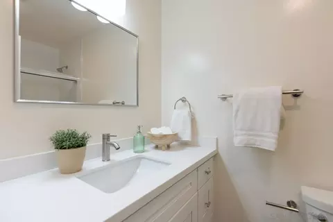 Bath - 236 B, Coronado, CA 92118 photo 3 of 3