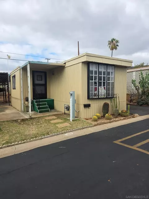 450 E Bradley #36, El Cajon, CA 92021