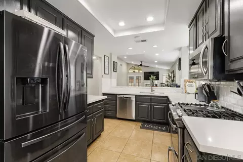 Kitchen - 40110 Cannes Ct, Temecula, CA 92591 photo 3 of 4