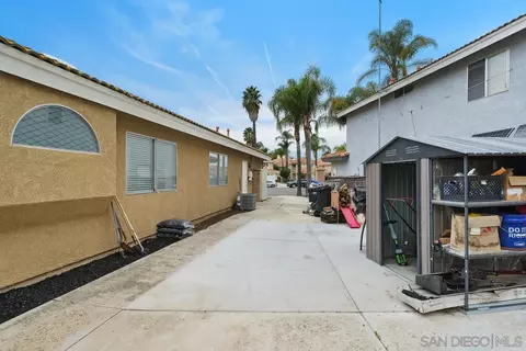 Exterior - 40110 Cannes Ct, Temecula, CA 92591 photo 7 of 9