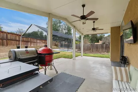 Exterior - 40110 Cannes Ct, Temecula, CA 92591 photo 5 of 9