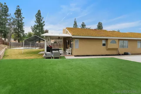 Exterior - 40110 Cannes Ct, Temecula, CA 92591 photo 4 of 9