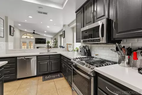 Kitchen - 40110 Cannes Ct, Temecula, CA 92591 photo 4 of 4