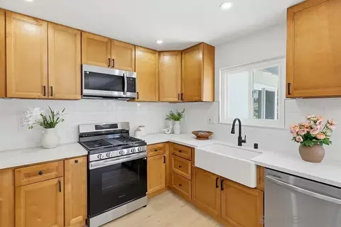 Kitchen - 569 Gold Dr, Oceanside, CA 92057 photo 8 of 9