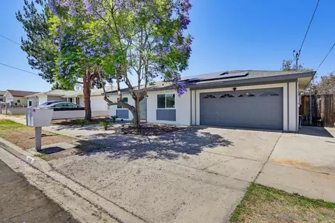 569 Gold Dr, Oceanside, CA 92057