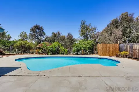 Exterior - 569 Gold Dr, Oceanside, CA 92057 photo 7 of 19