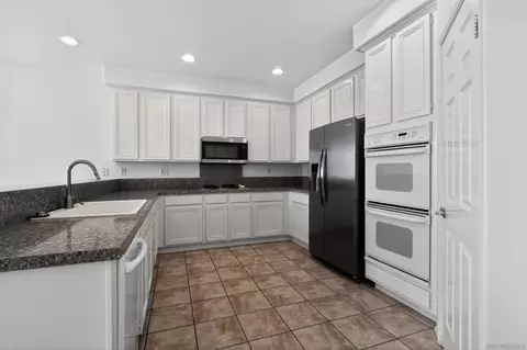 Kitchen - 1432 Belmont Park Rd, Oceanside, CA 92057 photo 2 of 3