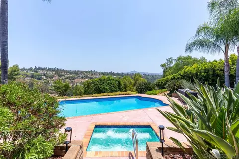 Exterior - 2422 Peet Ln, Escondido, CA 92025 photo 6 of 12