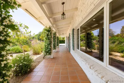 Exterior - 2422 Peet Ln, Escondido, CA 92025 photo 3 of 12