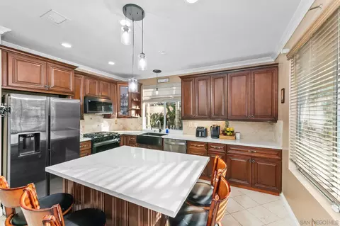 Kitchen - 4910 Mandarin Ct, Chino Hills, CA 91709 photo 3 of 4