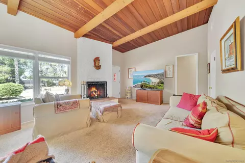 Living - 14643 Espola Rd, Poway, CA 92064 photo 2 of 7
