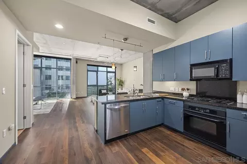 527 Tenth Ave #302, San Diego, CA 92101