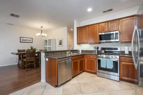 Kitchen - 289 Reef Pt #3, Oceanside, CA 92058 photo 3 of 3
