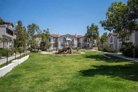 Exterior - 289 Reef Pt #3, Oceanside, CA 92058 photo 5 of 7
