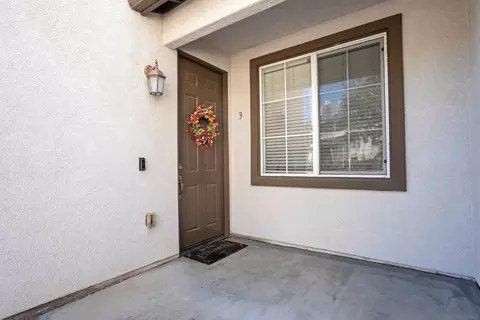Exterior - 289 Reef Pt #3, Oceanside, CA 92058 photo 2 of 7