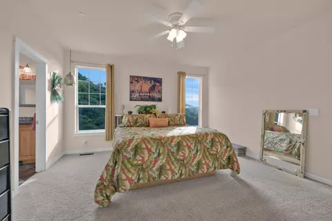 Bedroom - 16913 Harrison Park Trl, Julian, CA 92036 photo 1 of 6