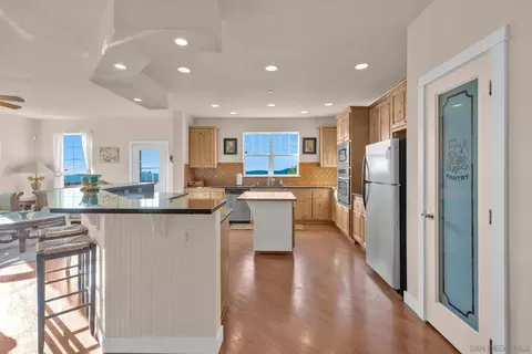 Kitchen - 16913 Harrison Park Trl, Julian, CA 92036 photo 1 of 6