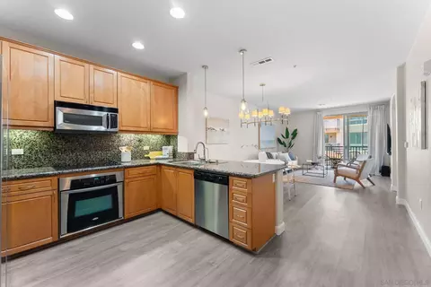 3877 Pell Pl #307, San Diego, CA 92130